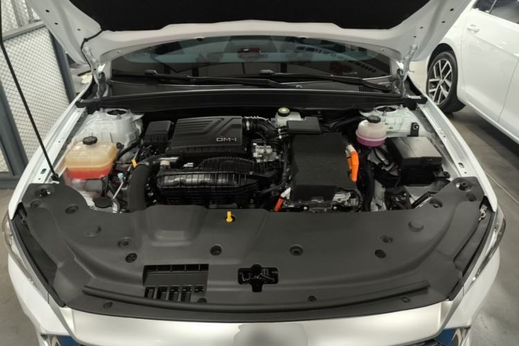 Used BYD Qin PLUS 2024 HONOR Edition DM-i 55KM Leading Model Engine Bay