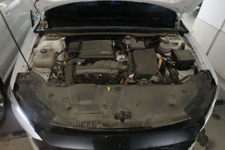 Used BYD Qin PLUS 2024 HONOR Edition DM-i 55KM Leading Model Engine Bay