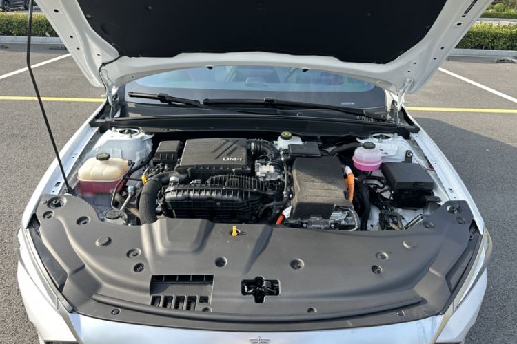Used BYD Qin PLUS 2024 HONOR Edition DM-i 55KM Leading Model Engine Bay
