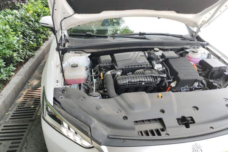 Used BYD Qin PLUS 2024 HONOR Edition DM-i 120KM Leading Model Engine Bay Right