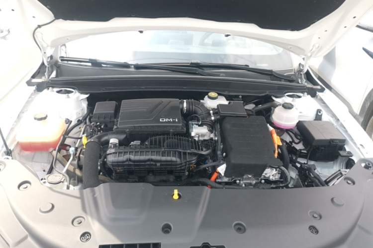 Used BYD Qin PLUS 2024 HONOR Edition DM-i 55KM Leading Model Engine Bay