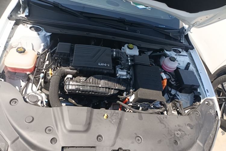 Used BYD Qin PLUS 2024 HONOR Edition DM-i 55KM Leading Model Engine Bay