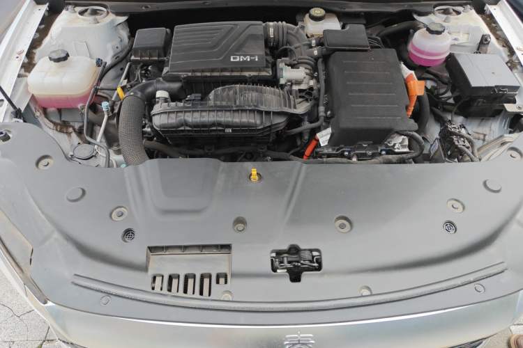Used BYD Qin PLUS 2024 HONOR Edition DM-i 55KM Leading Model Engine Bay