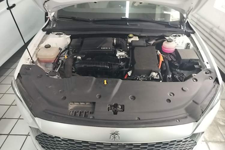 Used BYD Qin PLUS 2024 HONOR Edition DM-i 55KM Leading Model Engine Bay