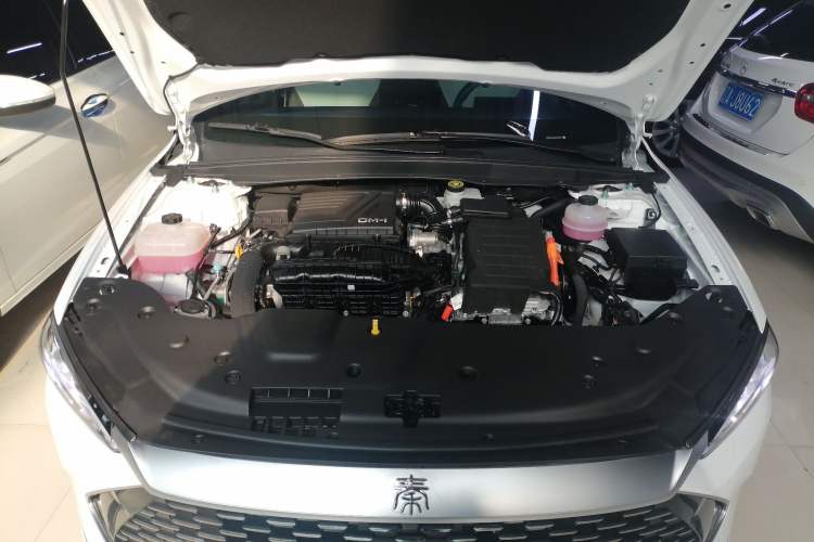Used BYD Qin PLUS 2024 HONOR Edition DM-i 55KM Leading Model Engine Bay