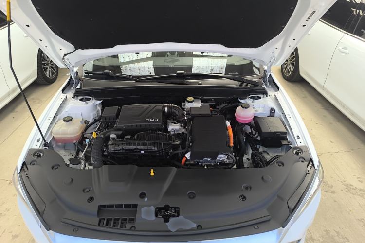 Used BYD Qin PLUS 2024 HONOR Edition DM-i 55KM Leading Model Engine Bay