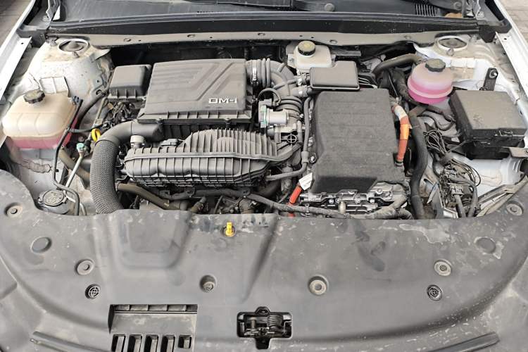 Used BYD Qin PLUS 2024 HONOR Edition DM-i 55KM Beyond Model Engine Bay