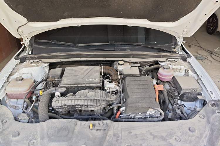 Used BYD Qin PLUS 2024 HONOR Edition DM-i 55KM Leading Model Engine Bay