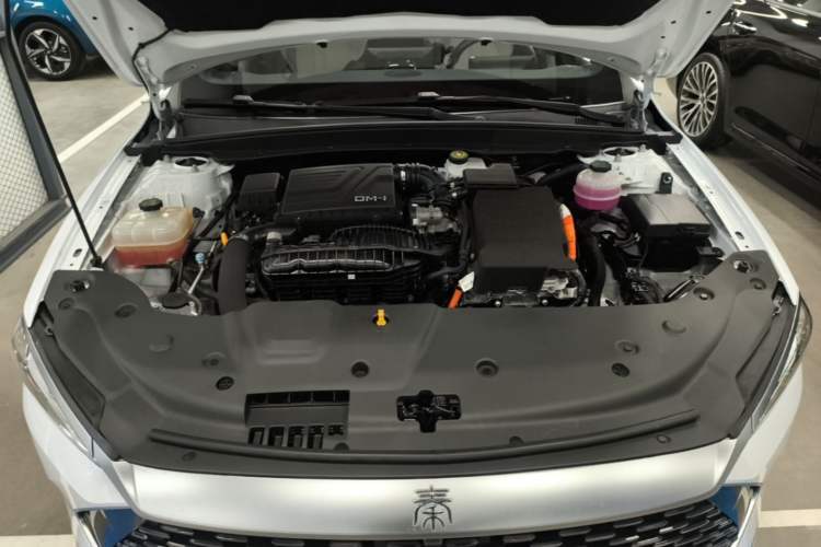 Used BYD Qin PLUS 2024 HONOR Edition DM-i 55KM Leading Model Engine Bay