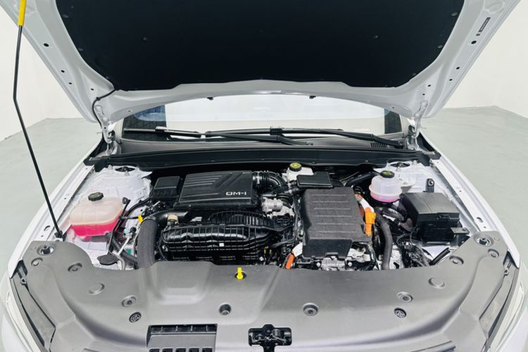 Used BYD Qin PLUS 2024 HONOR Edition DM-i 55KM Leading Model Engine Bay