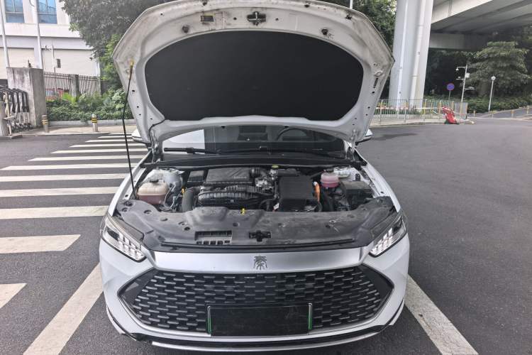Used BYD Qin PLUS 2024 HONOR Edition DM-i 55KM Leading Model Engine Bay