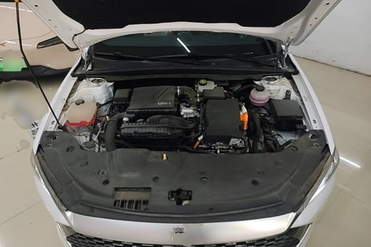 Used BYD Qin PLUS 2024 HONOR Edition DM-i 55KM Leading Model Engine Bay