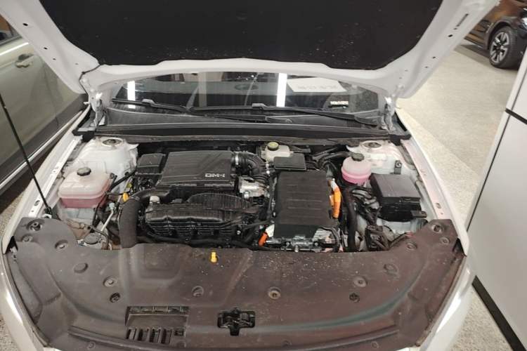 Used BYD Qin PLUS 2024 HONOR Edition DM-i 55KM Leading Model Engine Bay