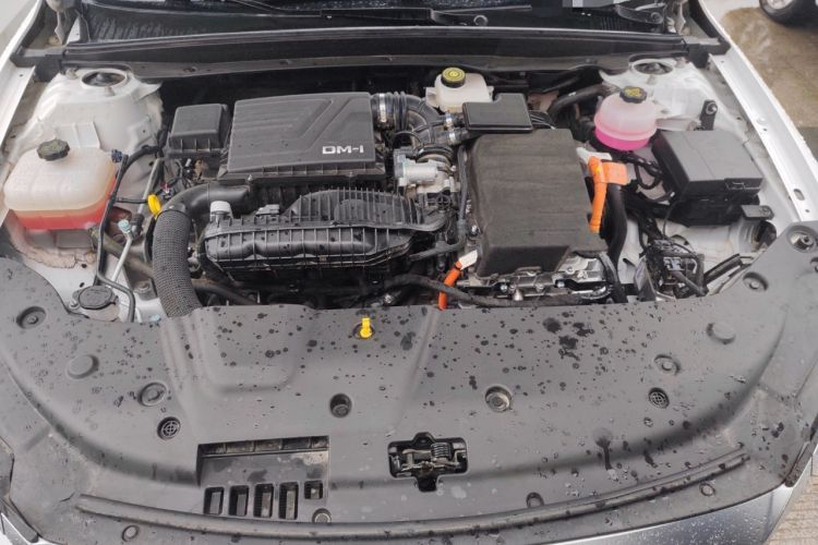 Used BYD Qin PLUS 2024 HONOR Edition DM-i 55KM Leading Model Engine Bay
