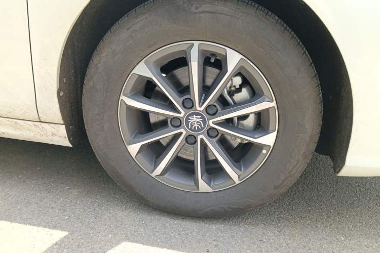 Used BYD Qin PLUS 2024 HONOR Edition DM-i 55KM Leading Model Exterior 1