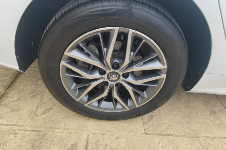 Used BYD Qin PLUS 2024 Honor Edition EV 420KM Beyond Model Exterior 3