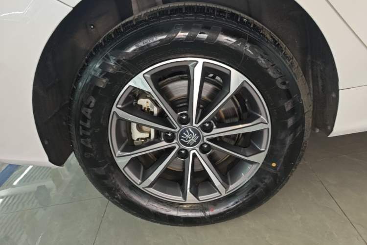 Used BYD Qin PLUS 2024 HONOR Edition DM-i 55KM Leading Model Exterior 5