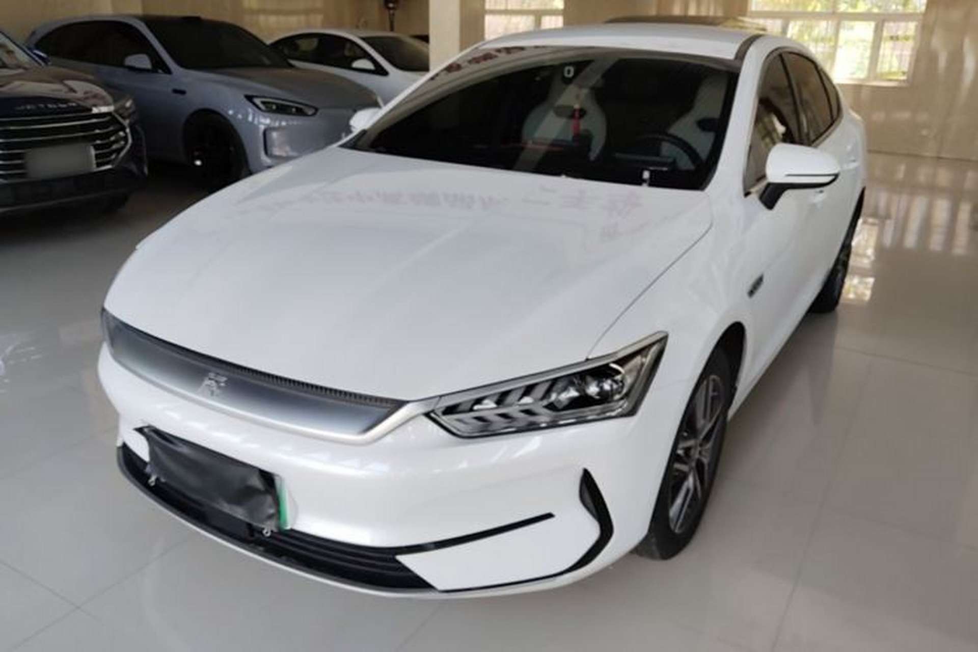 Used BYD Qin PLUS 2024 Honor Edition EV 510KM Leading Model Front Left 45 Deg