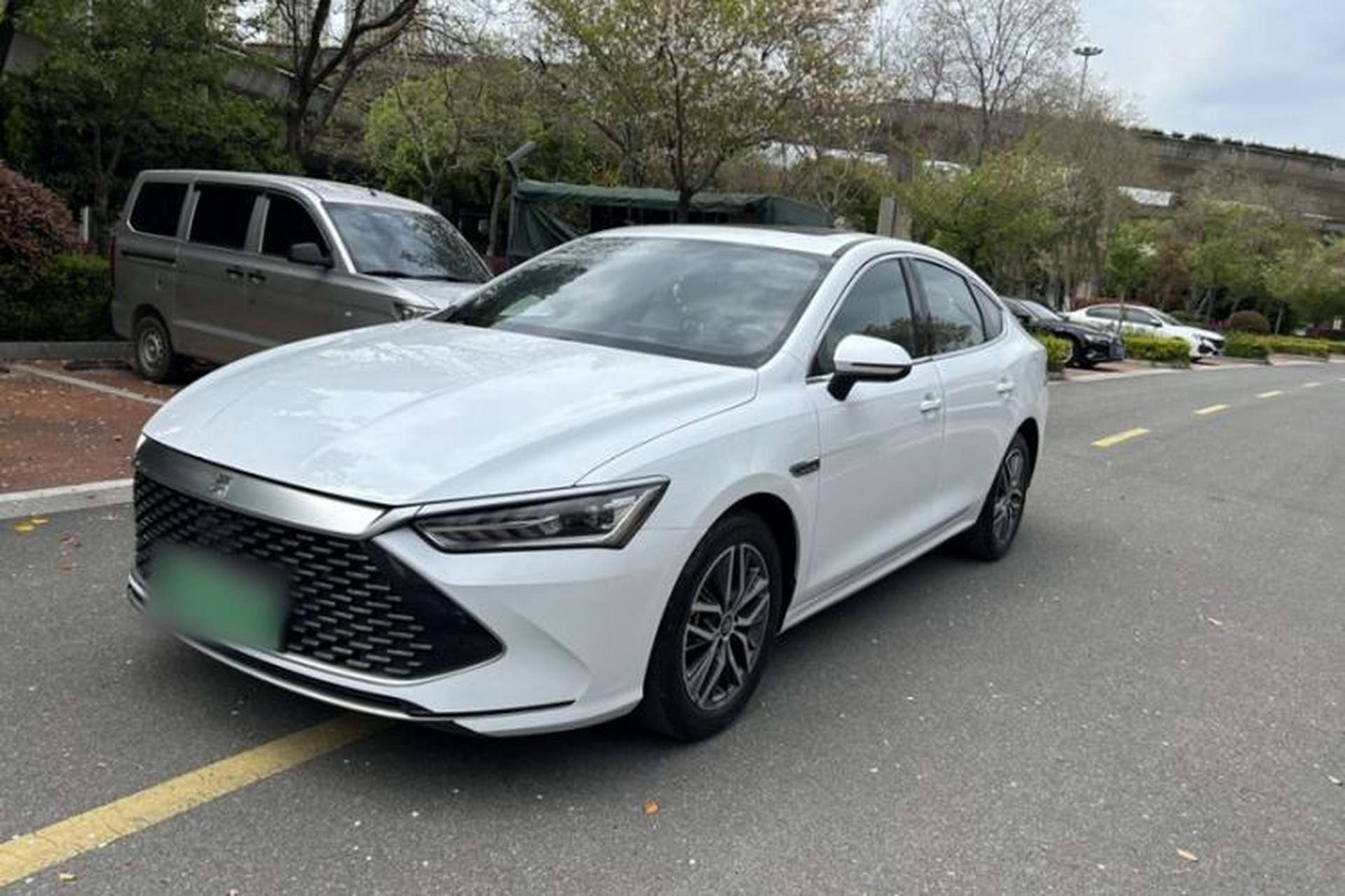 Used BYD Qin PLUS 2024 HONOR Edition DM-i 55KM Beyond Model Front Left 45 Deg