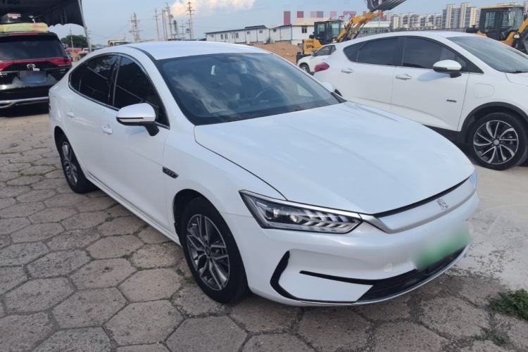 Used BYD Qin PLUS 2024 Honor Edition EV 510KM Leading Model Front Right 45 Deg