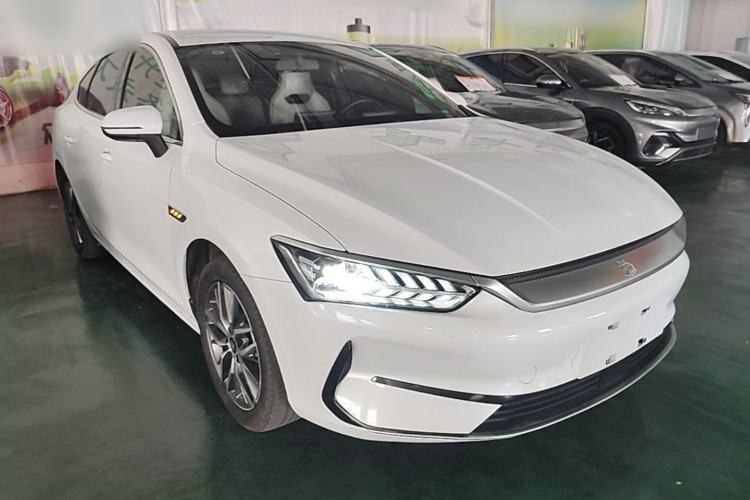 Used BYD Qin PLUS 2024 Honor Edition EV 510KM Leading Model Front Right 45 Deg