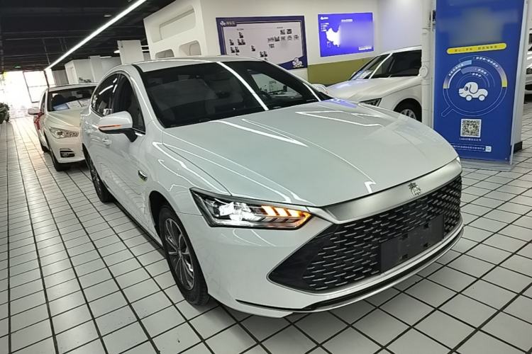 Used BYD Qin PLUS 2024 HONOR Edition DM-i 55KM Leading Model Front Right 45 Deg