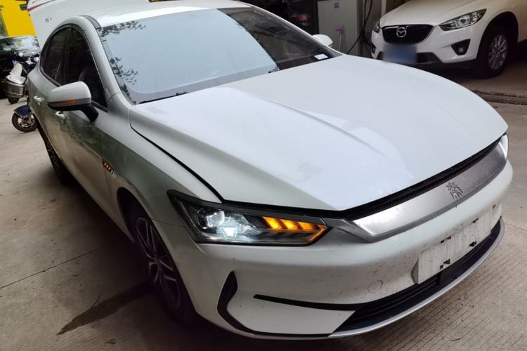 Used BYD Qin PLUS 2024 Honor Edition EV 510KM Leading Model Front Right 45 Deg