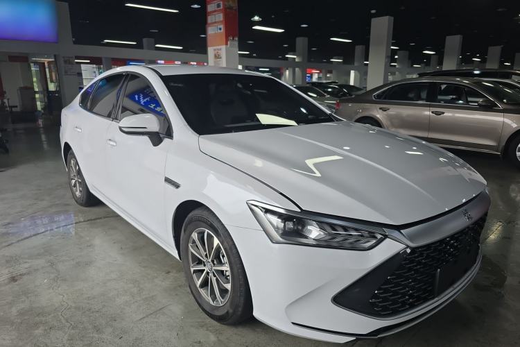 Used BYD Qin PLUS 2024 HONOR Edition DM-i 55KM Leading Model Front Right 45 Deg