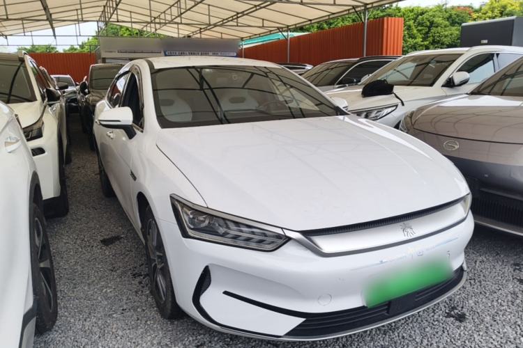 Used BYD Qin PLUS 2024 Honor Edition EV 510KM Leading Model Front Right 45 Deg