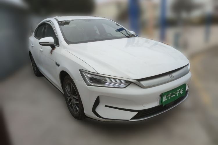 Used BYD Qin PLUS 2024 Honor Edition EV 510KM Leading Model Front Right 45 Deg