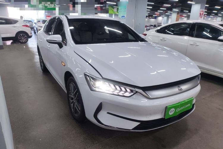 Used BYD Qin PLUS 2024 Honor Edition EV 510KM Leading Model Front Right 45 Deg