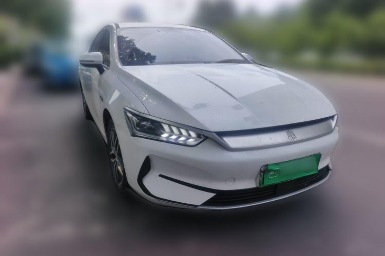 Used BYD Qin PLUS 2024 Honor Edition EV 420KM Leading Model Front Right 45 Deg