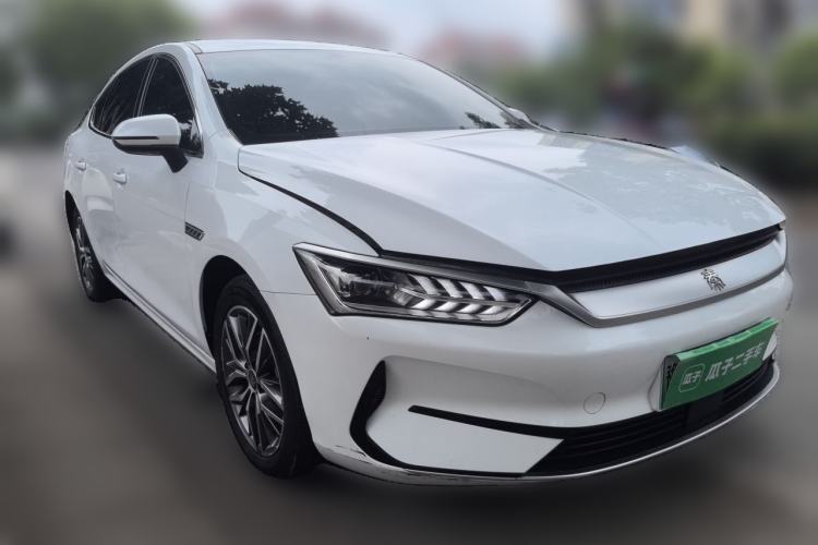Used BYD Qin PLUS 2024 Honor Edition EV 510KM Leading Model Front Right 45 Deg