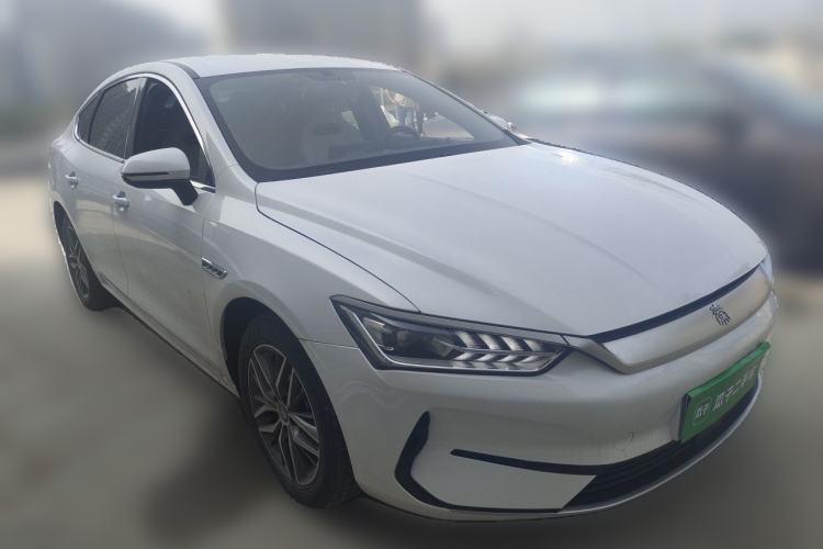 Used BYD Qin PLUS 2024 Honor Edition EV 510KM Leading Model Front Right 45 Deg