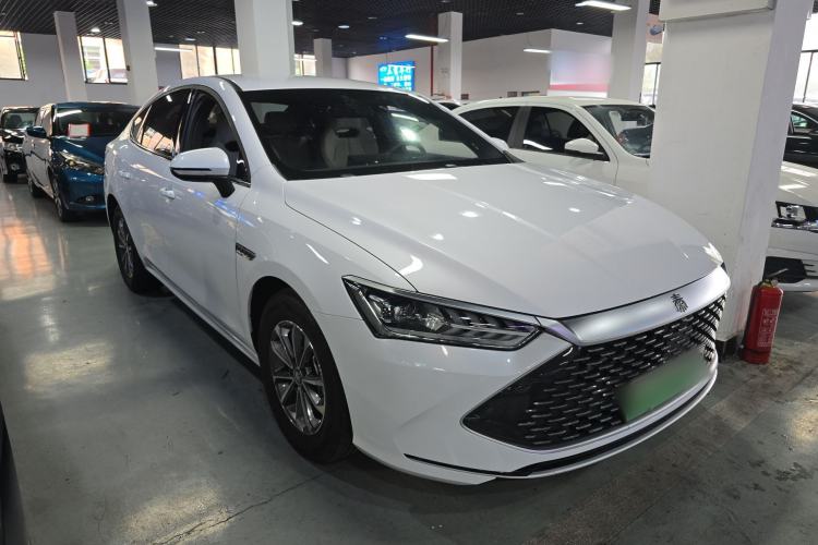 Used BYD Qin PLUS 2024 HONOR Edition DM-i 55KM Leading Model Front Right 45 Deg