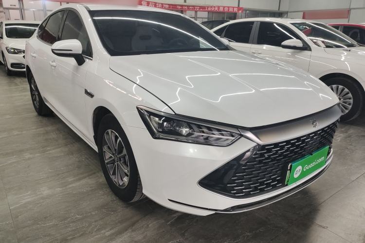 Used BYD Qin PLUS 2024 HONOR Edition DM-i 55KM Leading Model Front Right 45 Deg