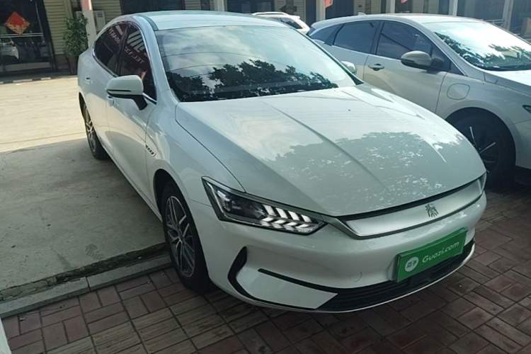 Used BYD Qin PLUS 2024 Honor Edition EV 510KM Leading Model Front Right 45 Deg