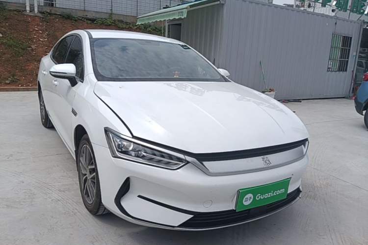 Used BYD Qin PLUS 2024 Honor Edition EV 420KM Leading Model Front Right 45 Deg