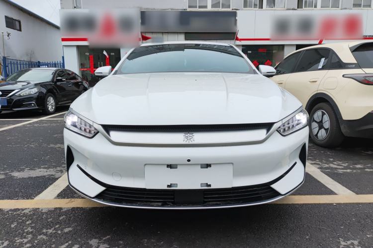 Used BYD Qin PLUS 2024 Honor Edition EV 510KM Beyond Model Front