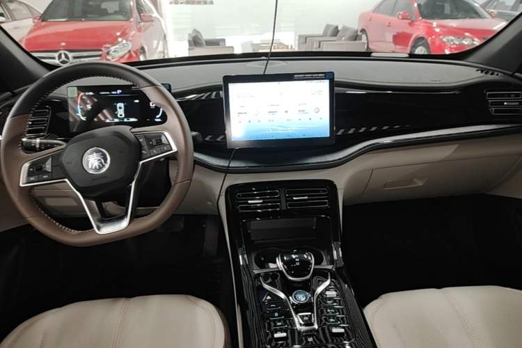 Used BYD Qin PLUS 2024 HONOR Edition DM-i 55KM Leading Model Gear Lever