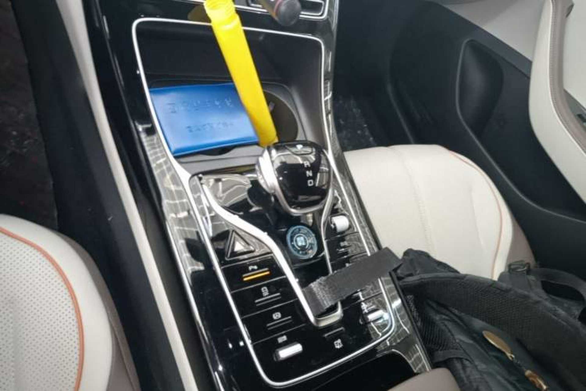 Used BYD Qin PLUS 2024 Honor Edition EV 510KM Leading Model Gear Lever