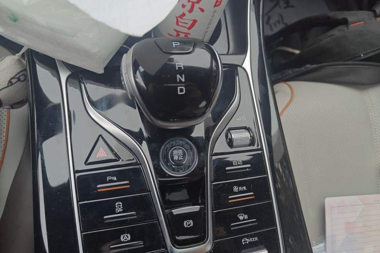 Used BYD Qin PLUS 2024 HONOR Edition DM-i 55KM Beyond Model Gear Lever