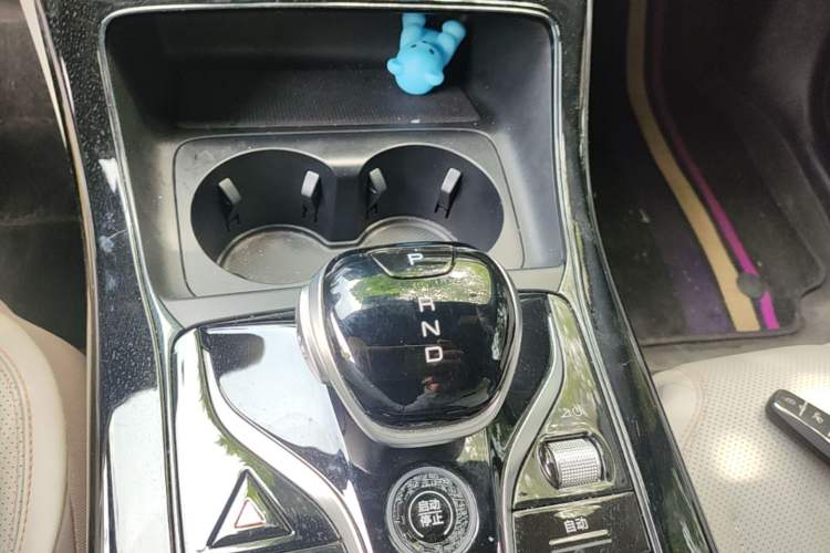 Used BYD Qin PLUS 2024 HONOR Edition DM-i 55KM Leading Model Gear Lever