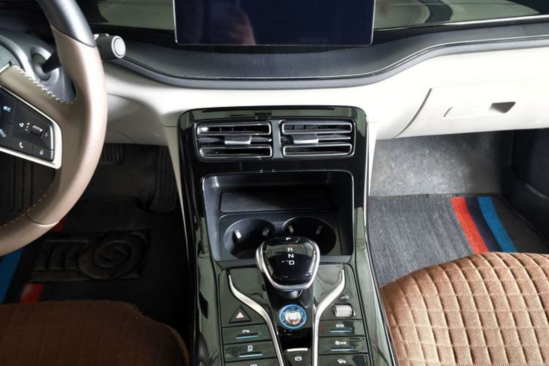 Used BYD Qin PLUS 2024 HONOR Edition DM-i 55KM Leading Model Gear Lever