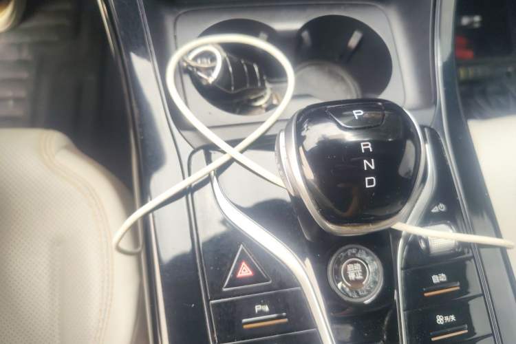 Used BYD Qin PLUS 2024 HONOR Edition DM-i 55KM Leading Model Gear Lever