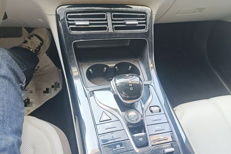 Used BYD Qin PLUS 2024 HONOR Edition DM-i 55KM Leading Model Gear Lever