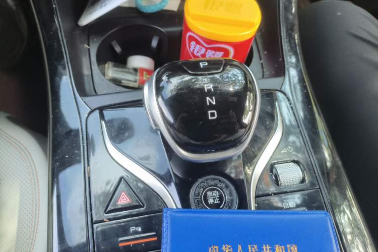 Used BYD Qin PLUS 2024 HONOR Edition DM-i 55KM Leading Model Gear Lever