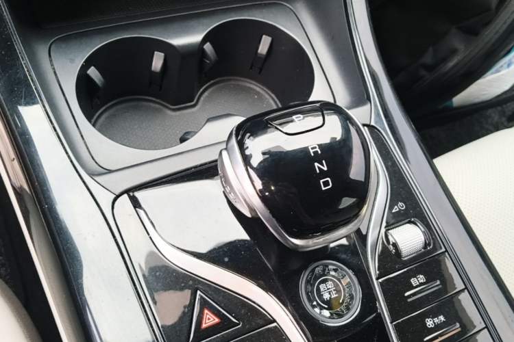 Used BYD Qin PLUS 2024 HONOR Edition DM-i 55KM Leading Model Gear Lever