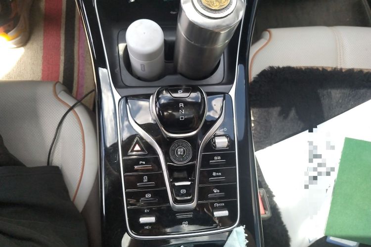 Used BYD Qin PLUS 2024 HONOR Edition DM-i 120KM Leading Model Gear Lever