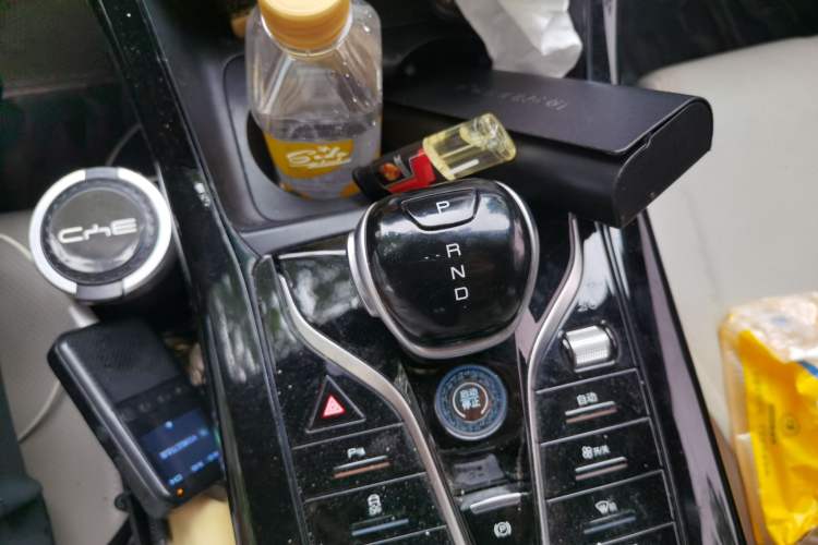 Used BYD Qin PLUS 2024 HONOR Edition DM-i 55KM Leading Model Gear Lever